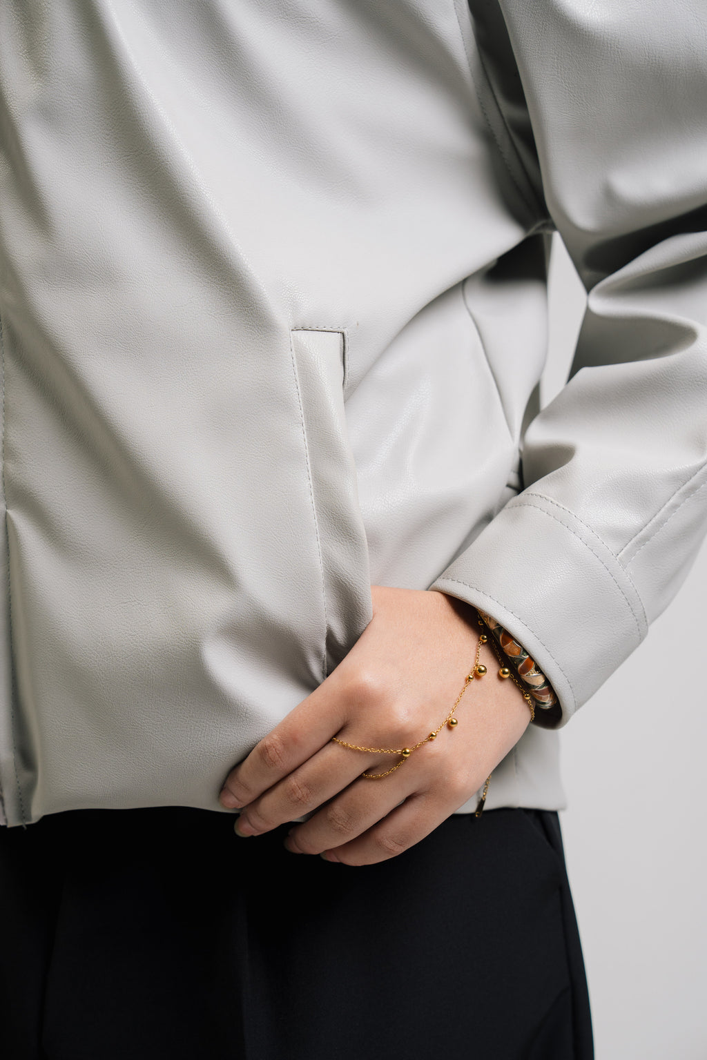 VIO-Leather jacket (Grey)